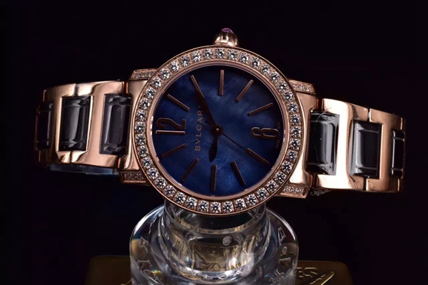 ブルガリ時計正面デザイン